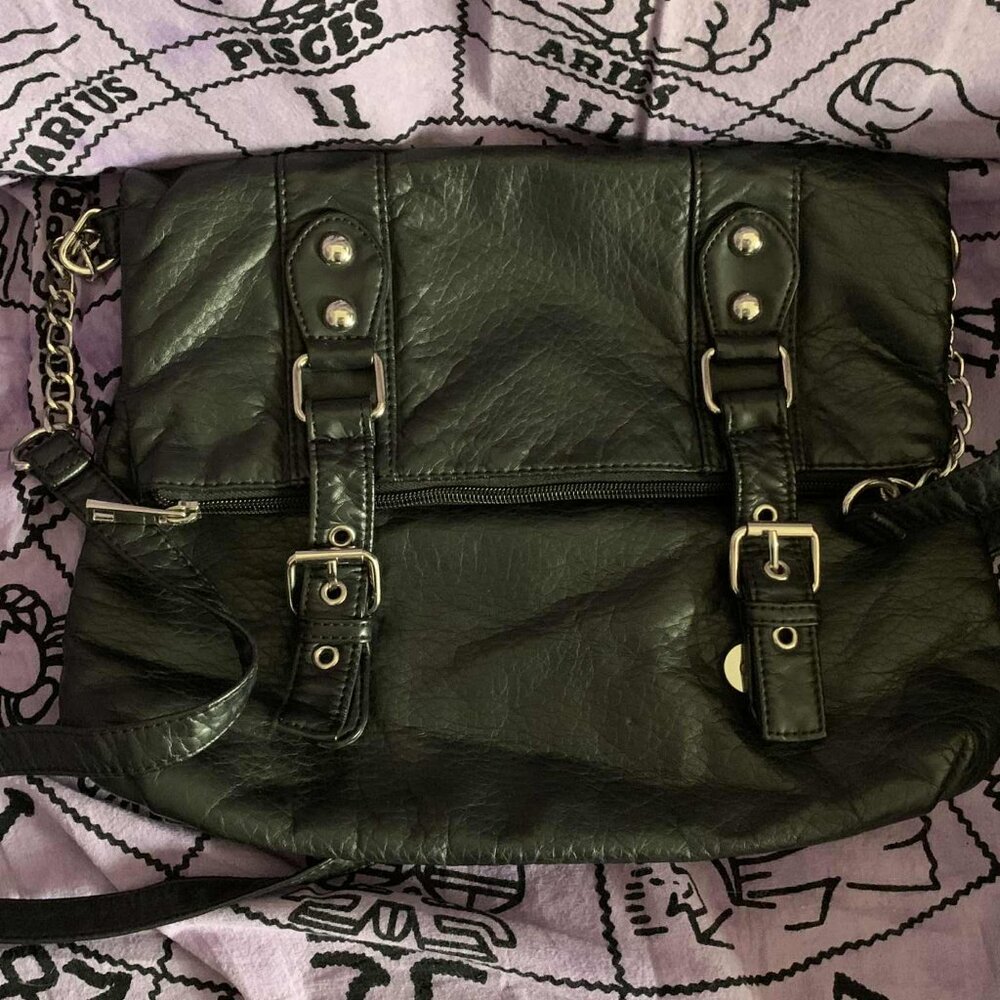 2020 CANDIES Black Folded Messenger Bag Purse Silvertone Hardwear Faux Leather